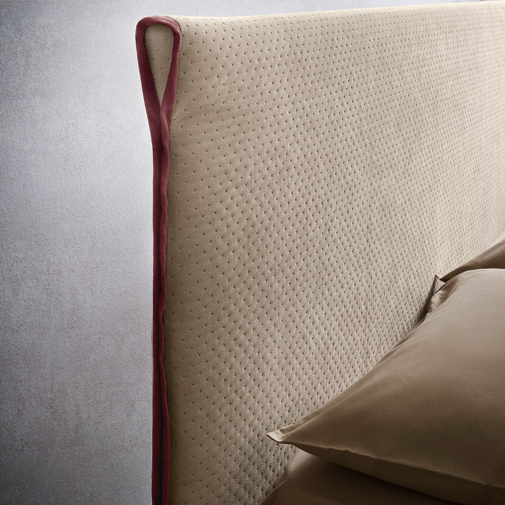 ИТАЛИАНСКА ТАПИЦИРАНА СПАЛНЯ FELIS TIM