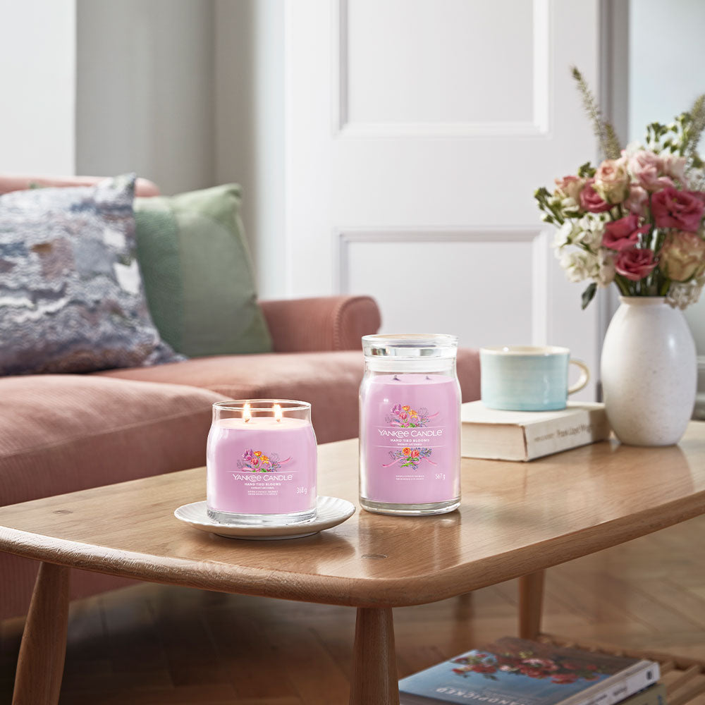 СВЕЩ YANKEE CANDLE SIGNATURE HAND TIED BLOOMS