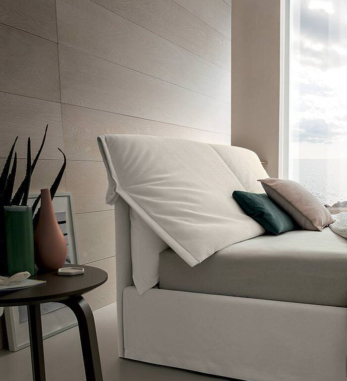 ИТАЛИАНСКА ТАПИЦИРАНА СПАЛНЯ FELIS EMILY