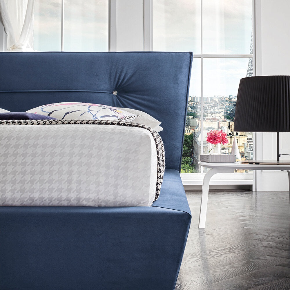 ИТАЛИАНСКА ТАПИЦИРАНА СПАЛНЯ FELIS CHRIS