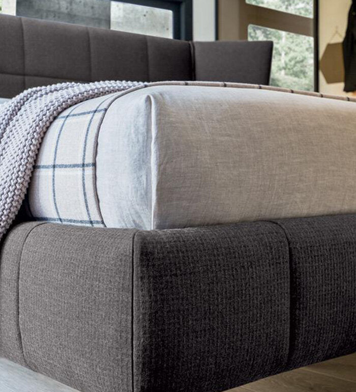 ИТАЛИАНСКА ТАПИЦИРАНА СПАЛНЯ FELIS GABER