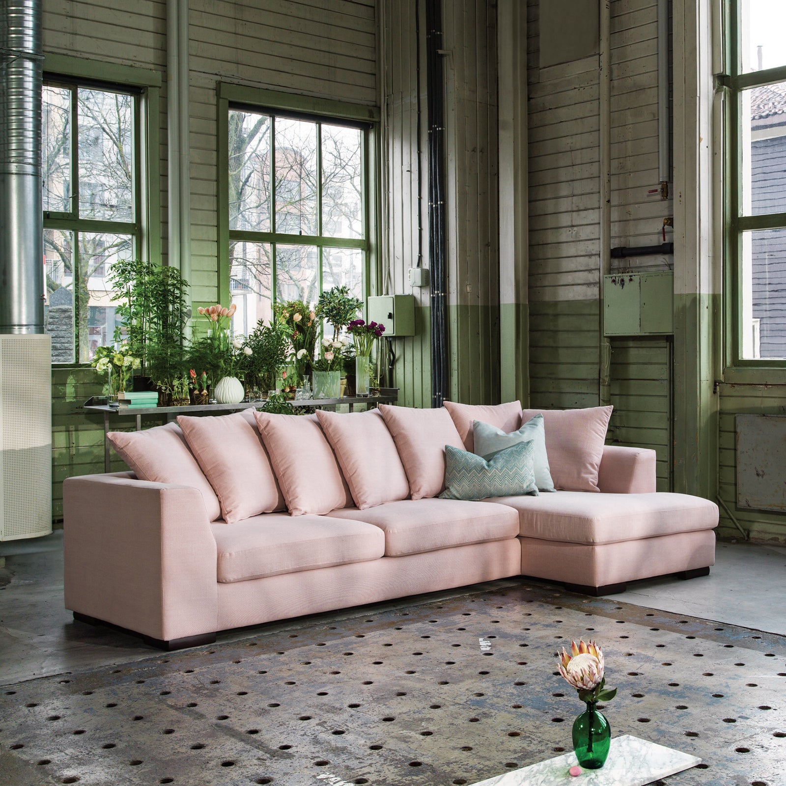 ЪГЛОВ ДИВАН FURNINOVA PASO DOBLE NIGHT