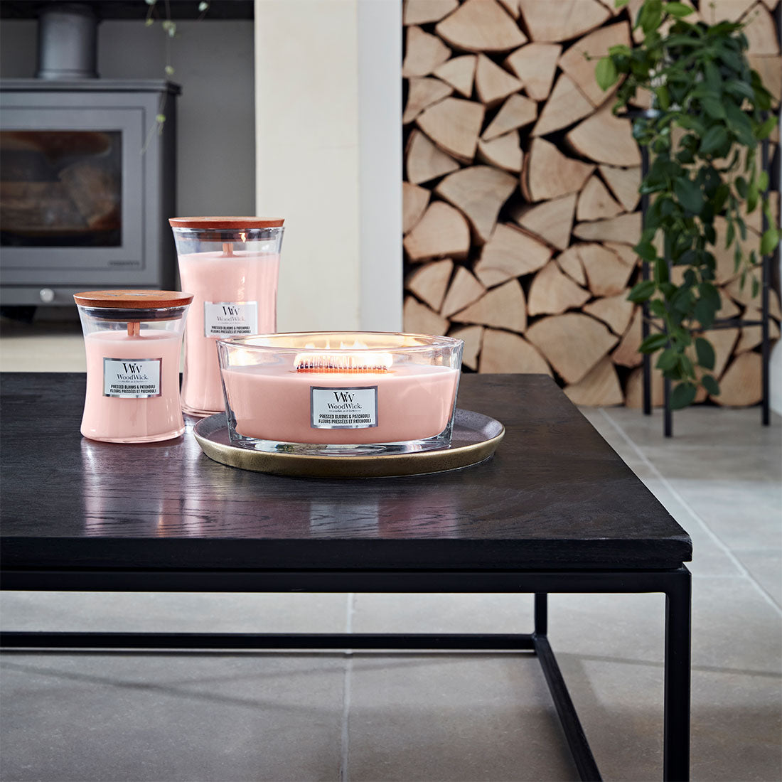СВЕЩ WOOD WICK PRESSED BLOOMS&PATCHOULI