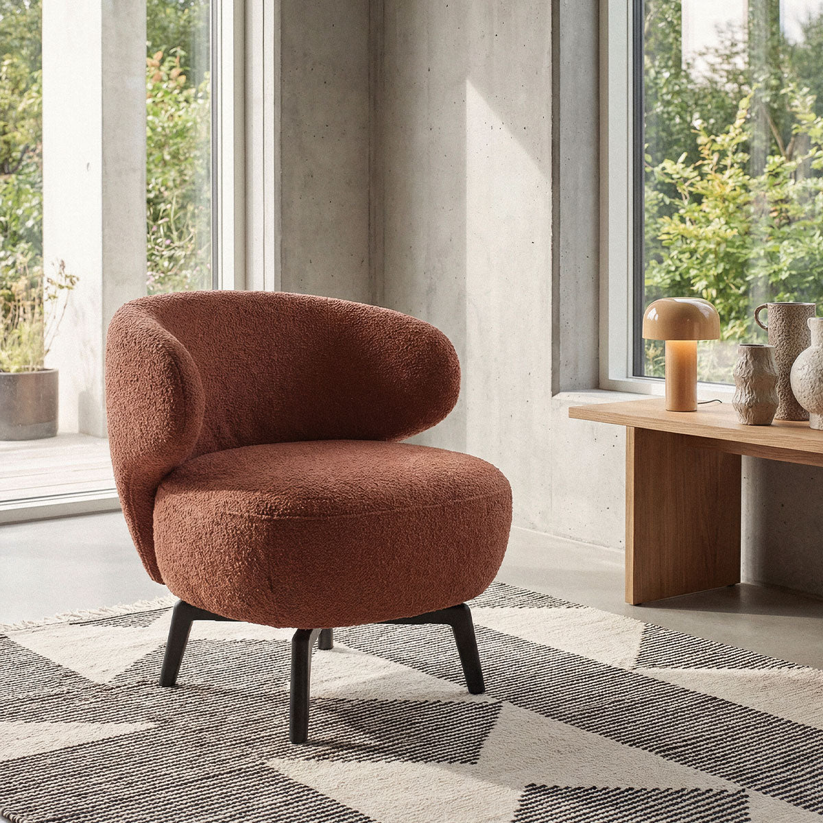 ВЪРТЯЩО СЕ КРЕСЛО FURNINOVA AILA A MAKALU MAGNOLIA 65/70/70 СМ