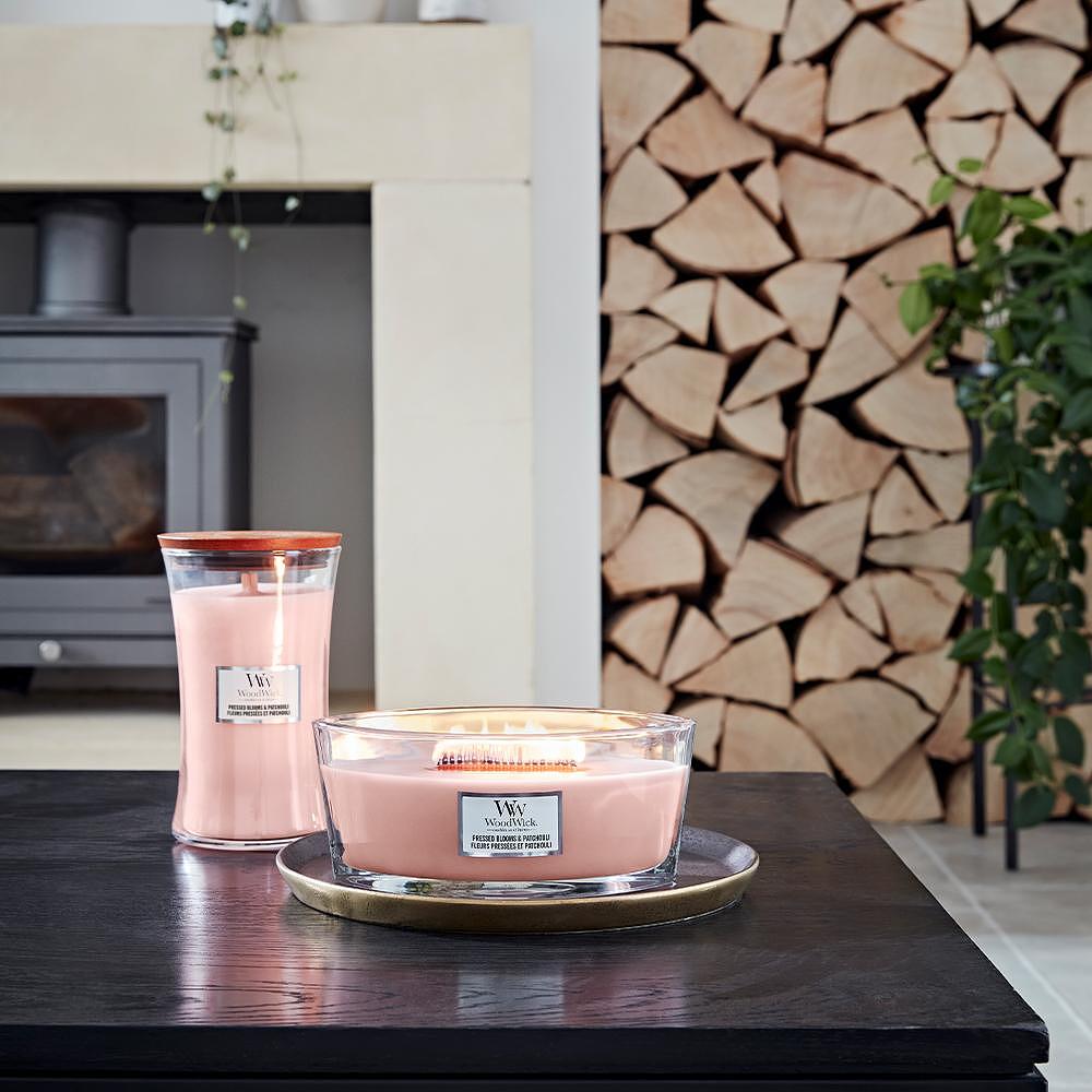 СВЕЩ WOOD WICK PRESSED BLOOMS & PATCHOULI ЕЛИПСА