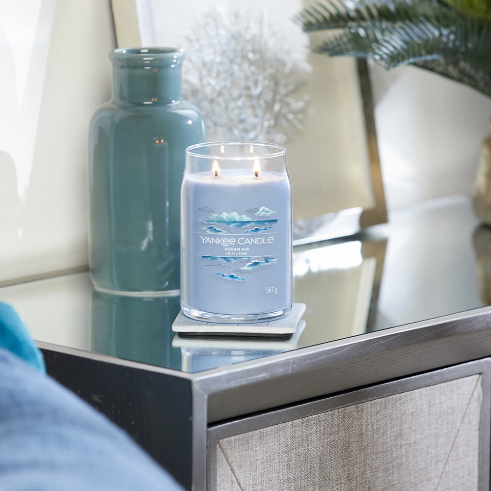 СВЕЩ YANKEE CANDLE SIGNATURE OCEAN AIR ГОЛЯМ БУРКАН